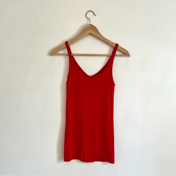 Red v/neck tank top - Picture 5 of 6